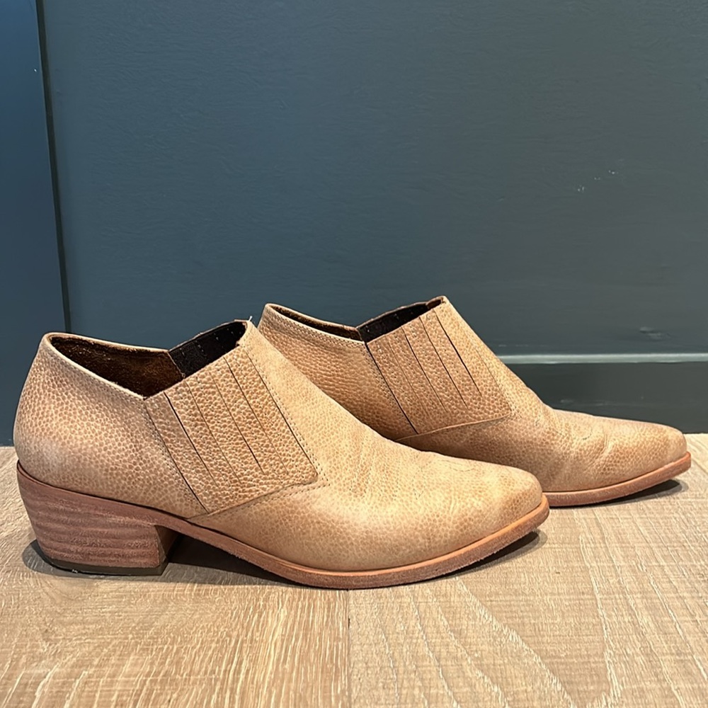 Tab leather booties